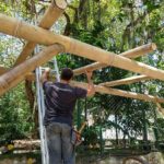 Montagem da estrutura em bambu gigante tratado.
