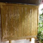 Painel/divisória em varanda. Moldura em bambu gigante.